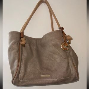 Micheal kors purse